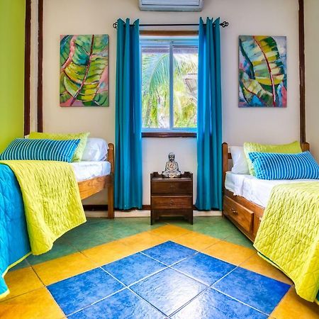 Los Balcones Over The Sea Hotel Bocas del Toro ภายนอก รูปภาพ