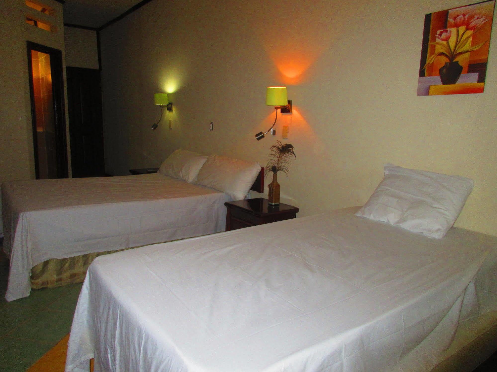 Los Balcones Over The Sea Hotel Bocas del Toro ภายนอก รูปภาพ