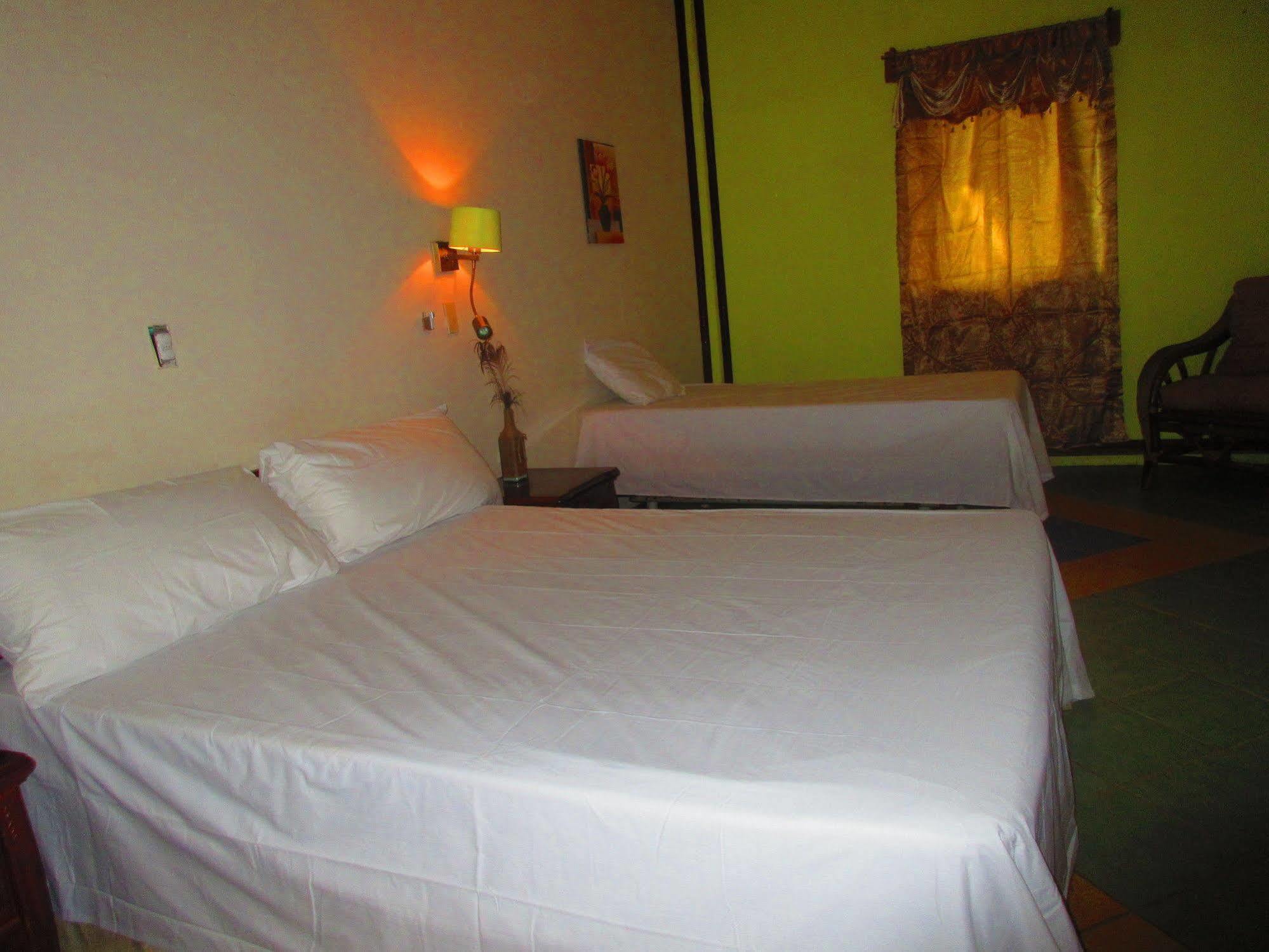 Los Balcones Over The Sea Hotel Bocas del Toro ภายนอก รูปภาพ