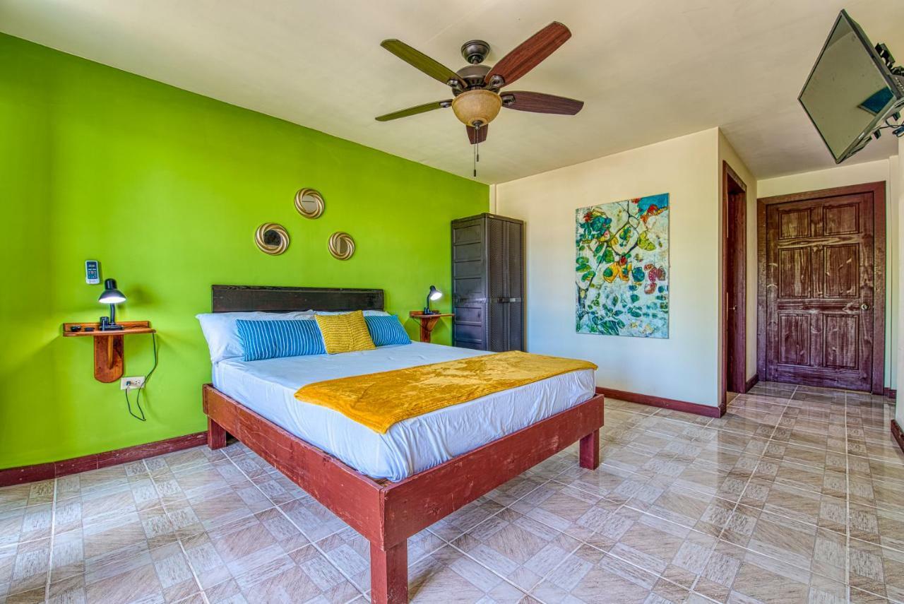 Los Balcones Over The Sea Hotel Bocas del Toro ภายนอก รูปภาพ