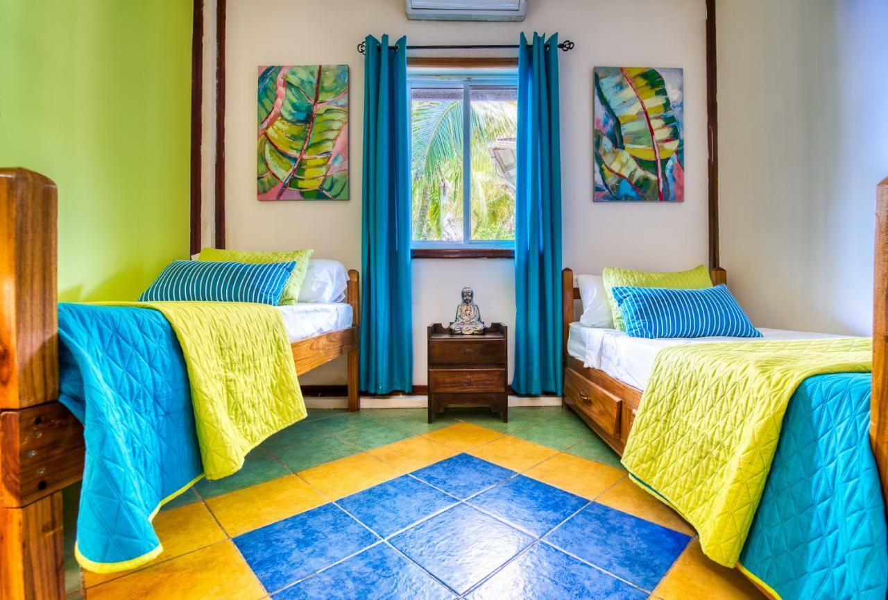 Los Balcones Over The Sea Hotel Bocas del Toro ภายนอก รูปภาพ