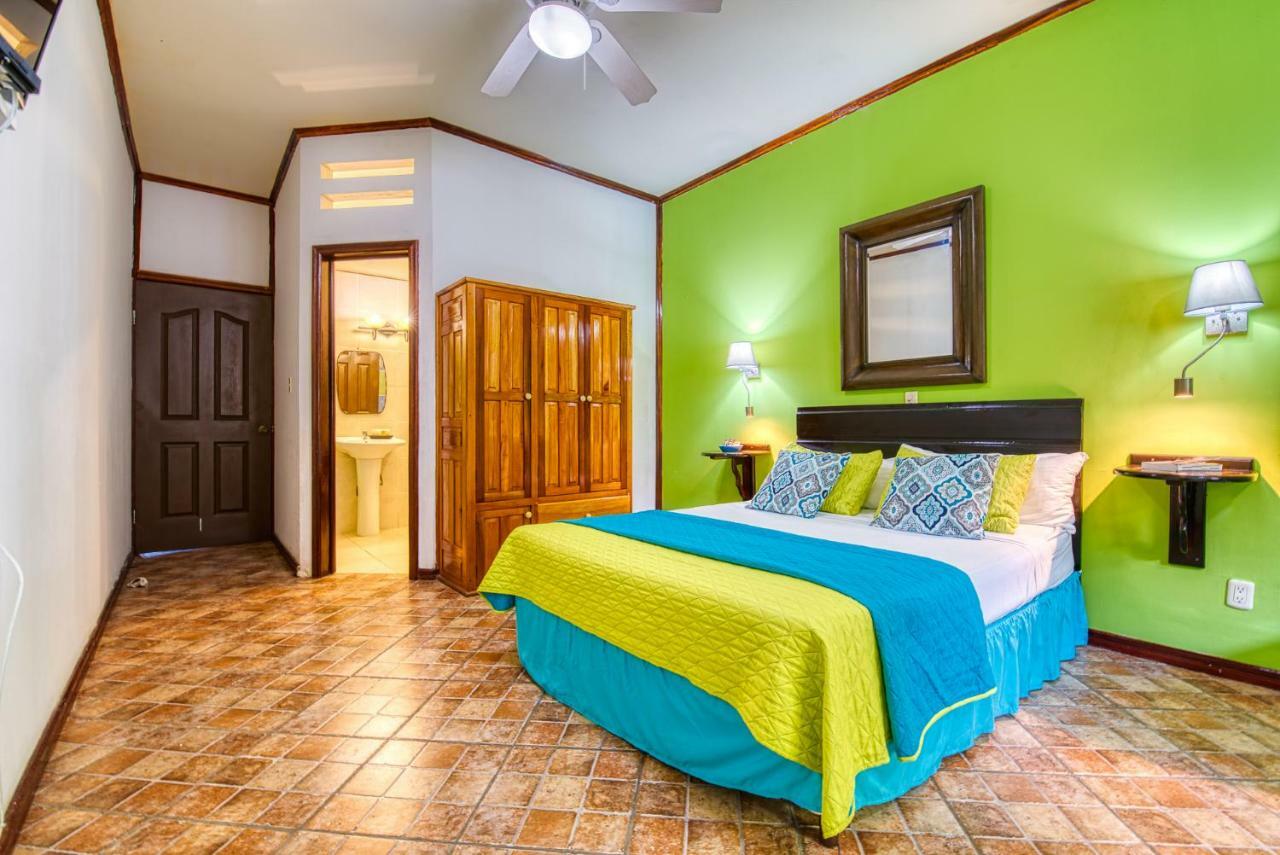 Los Balcones Over The Sea Hotel Bocas del Toro ภายนอก รูปภาพ