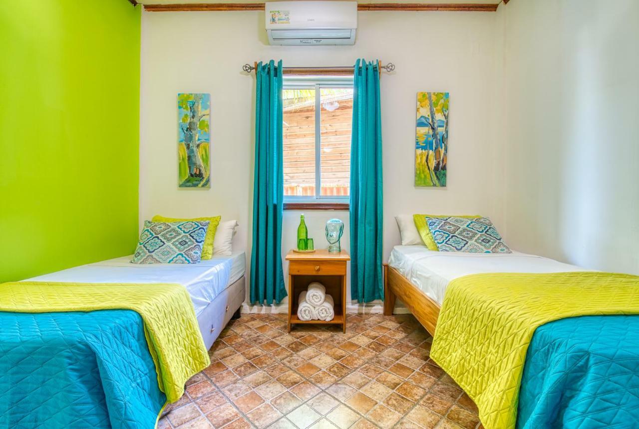 Los Balcones Over The Sea Hotel Bocas del Toro ภายนอก รูปภาพ